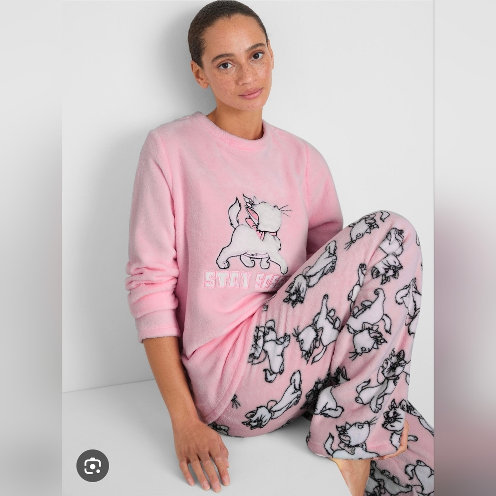 M Disney Pink Marie Graphic Pajama Set Primark STAY SASSY, PRICE FIRM LAST ONE